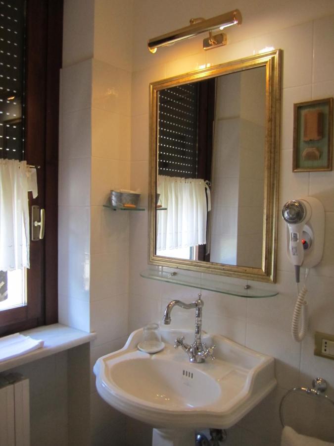 Hotel Villa Castellani Mogliano Chambre photo